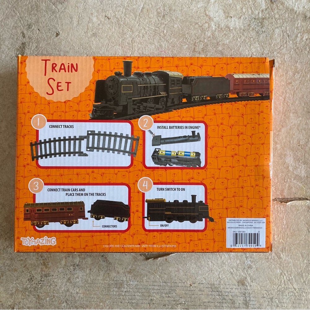 Battery Operated Train Set New - Picture 2 of 3